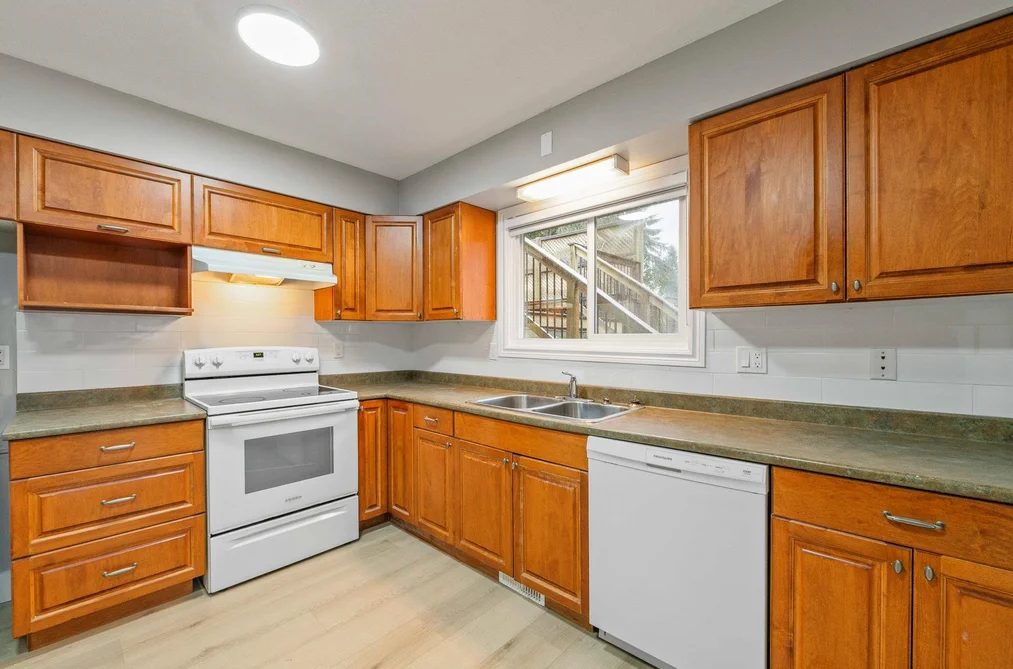 House for sale at 8024 Cedar Street Mission British Columbia - MLS: R3100451