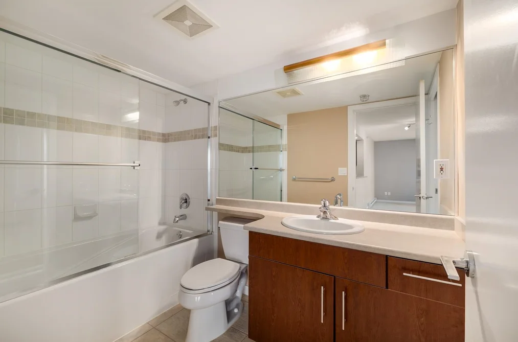 803 - 120 Milross Avenue, Vancouver, BC - MLS: R3165033 - Photo 13 803 - 120 Milross Avenue, Vancouver, BC - MLS: R3165033 - Photo 13