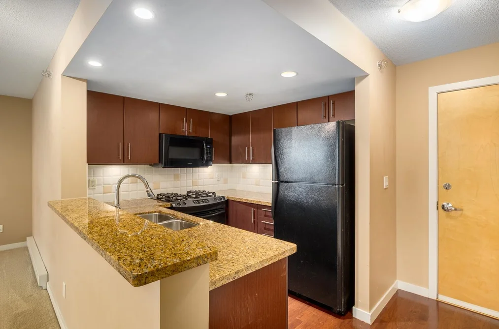 803 120 MILROSS AVENUE, Vancouver BC V6A 4K7, Vancouver BC — Residential for Sale - Photo 2