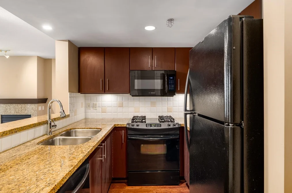 803 120 MILROSS AVENUE, Vancouver BC V6A 4K7, Vancouver BC — Residential for Sale - Photo 3