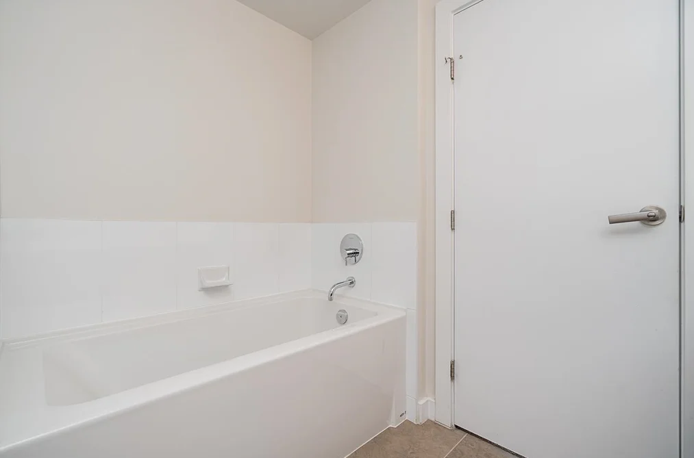 803 301 CAPILANO ROAD, Port Moody BC V3H 0G6, Port Moody BC — Residential for Sale — Photo 19 of 40