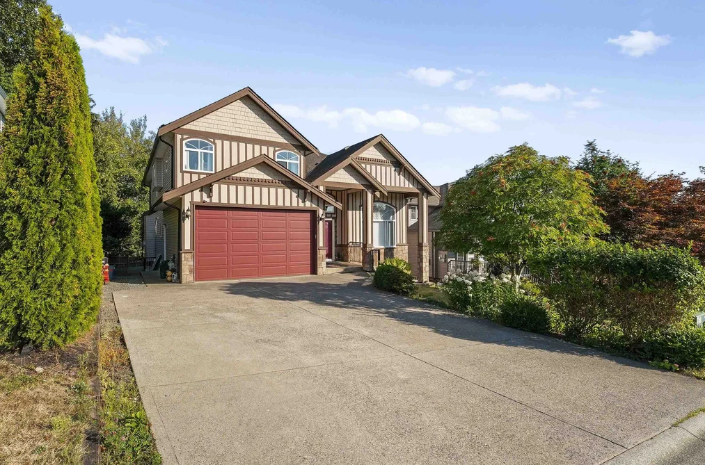 House for sale at 8032 Melburn Drive Mission British Columbia - MLS: R3154032