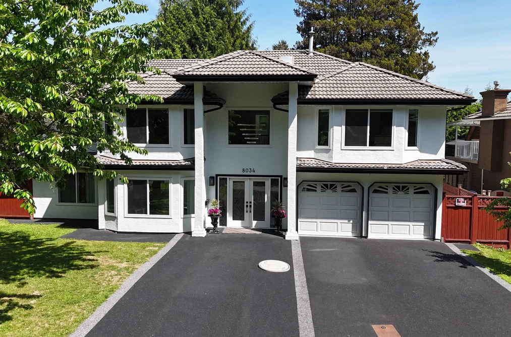 House for sale at 8034 166 Street Surrey British Columbia - MLS: R3126606
