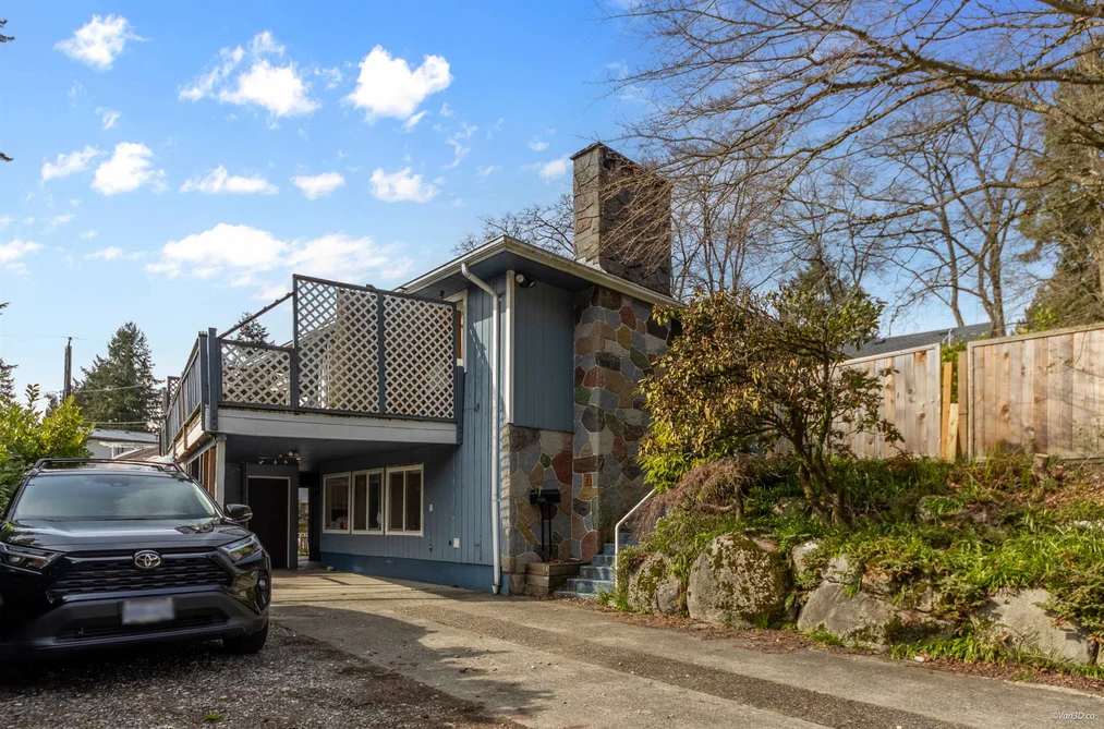 House for sale at 8035 Nelson Avenue Burnaby British Columbia - MLS: R3107477