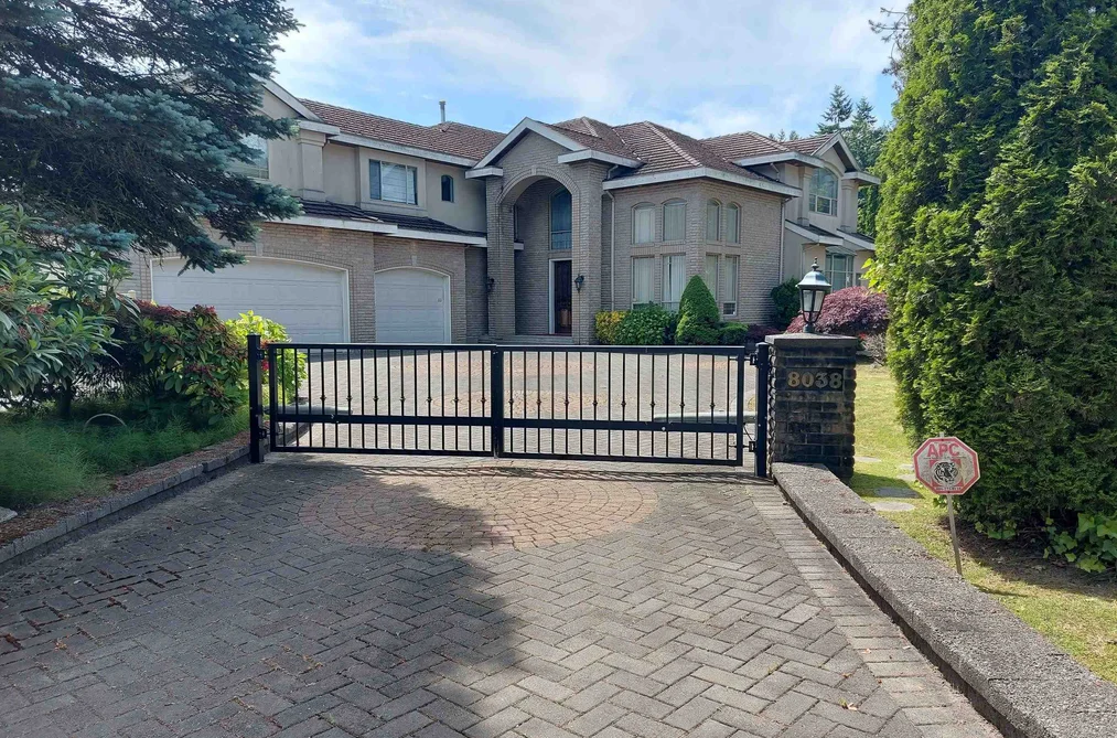 8038 CLOVERLAKE COURT, Burnaby BC V5A 3R8, Burnaby BC — Residential for Sale - Photo 2