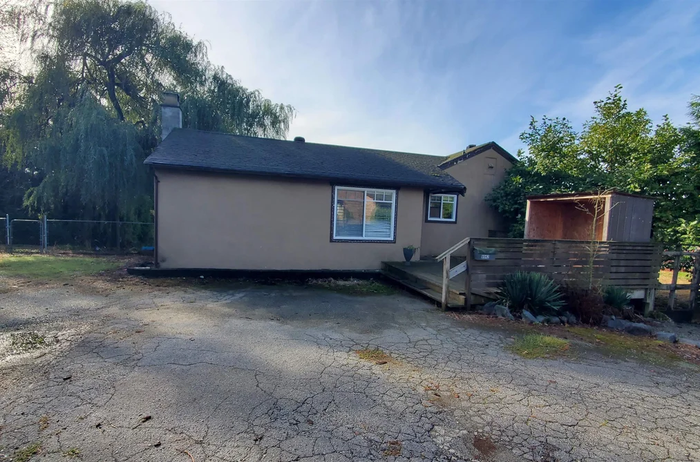8042 CEDAR STREET, Mission BC V2V 3N1, Mission BC — Residential for Sale - Photo 2
