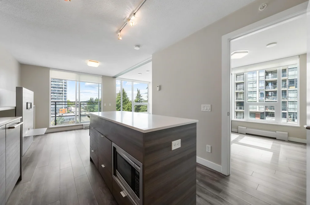 805 13398 104 AVENUE, Surrey BC V3T 1V6, Surrey BC — Residential for Sale — Photo 3 of 30