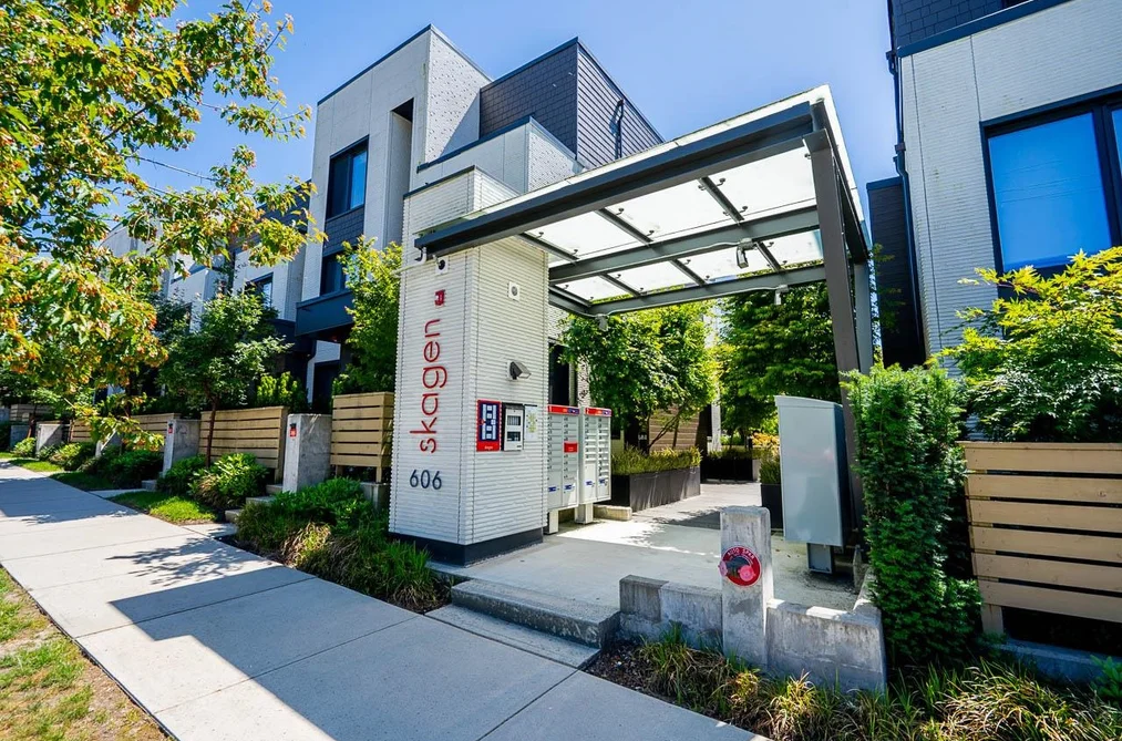 Townhouse for sale at 805 606 Foster Avenue Coquitlam British Columbia - MLS: R3131356
