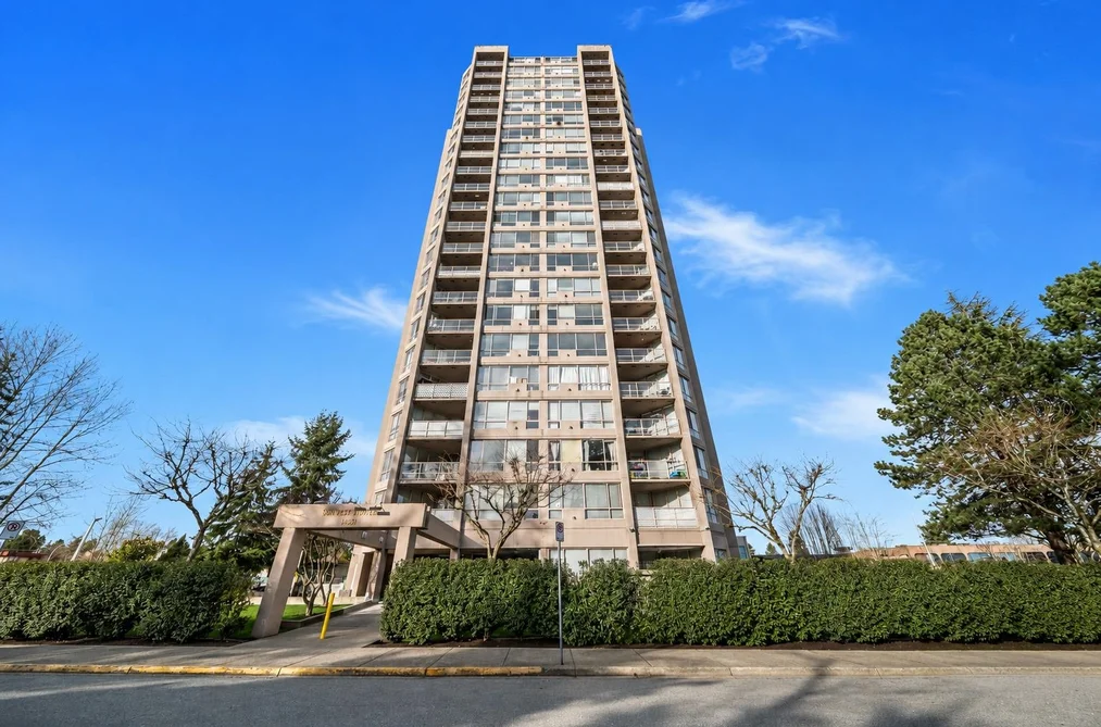 Condo for sale at 806 14881 103a Avenue Surrey British Columbia - MLS: R3095882
