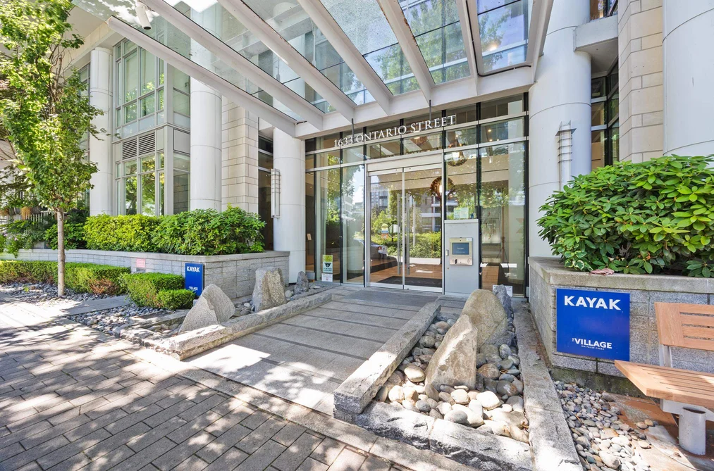 Condo for sale at 806 1633 Ontario Street Vancouver British Columbia - MLS: R3151617