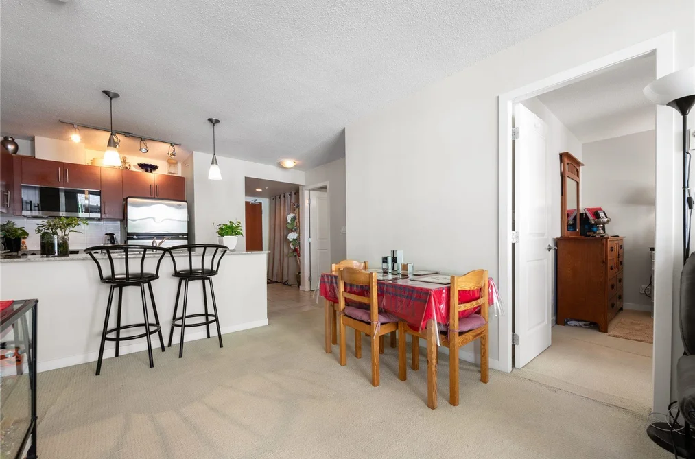 806 814 ROYAL AVENUE, New Westminster BC V3M 1J9, New Westminster BC — Residential for Sale — Photo 4 of 23