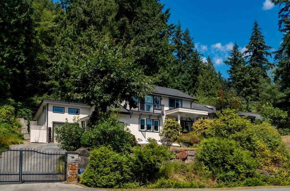 House for sale at 806 Hummingbird Lane Bowen Island British Columbia - MLS: R3150642