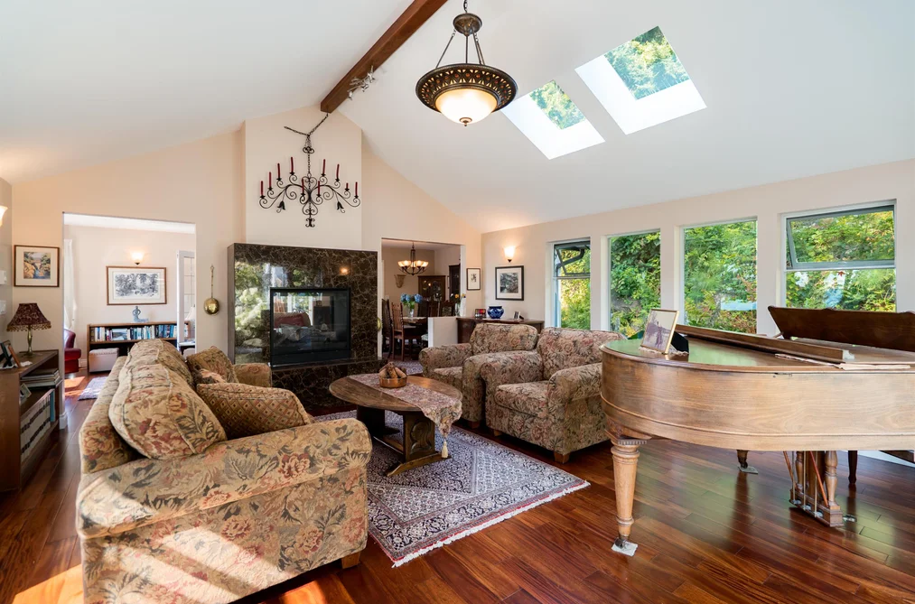 806 Hummingbird Lane, Bowen Island, BC - MLS: R3150642