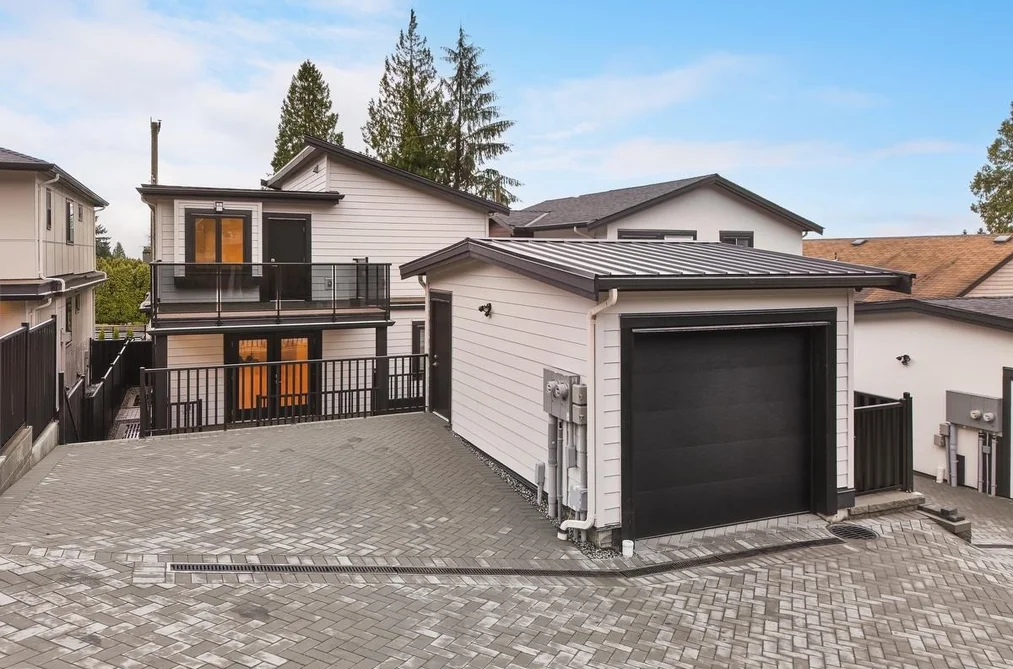 806 MONTROYAL BOULEVARD, North Vancouver BC V7R 2G6, North Vancouver BC — Residential for Sale - Photo 2