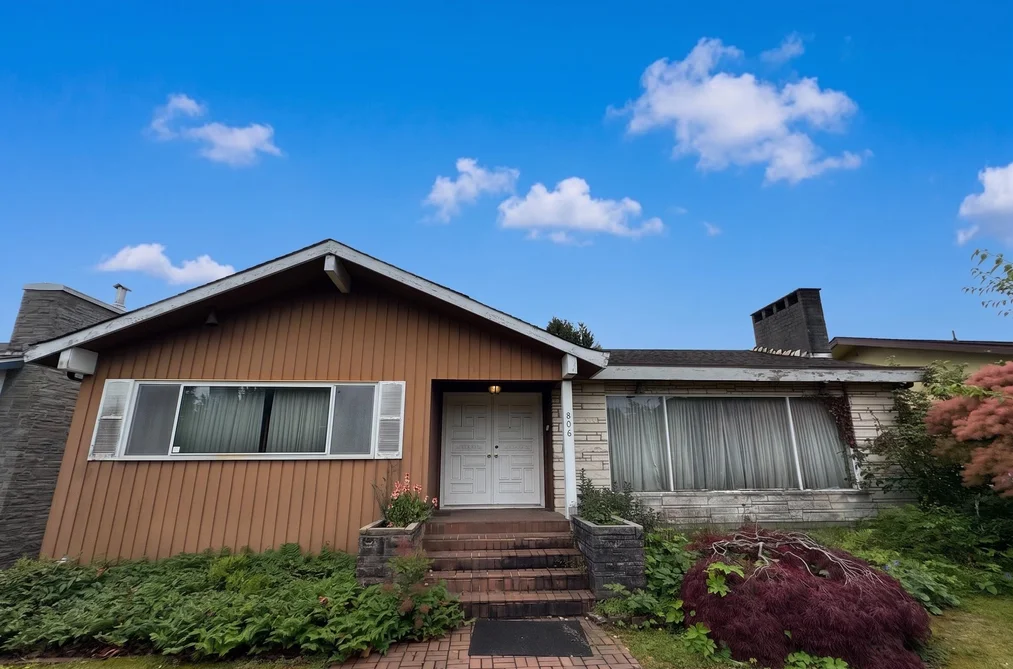 House for sale at 806 W 47th Avenue Vancouver British Columbia - MLS: R3132778