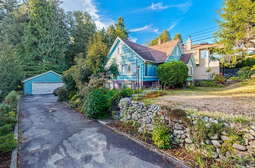 8061 MCGREGOR AVENUE, Burnaby BC V5J 4H7, Burnaby BC — Residential for Sale — Photo 3 of 35