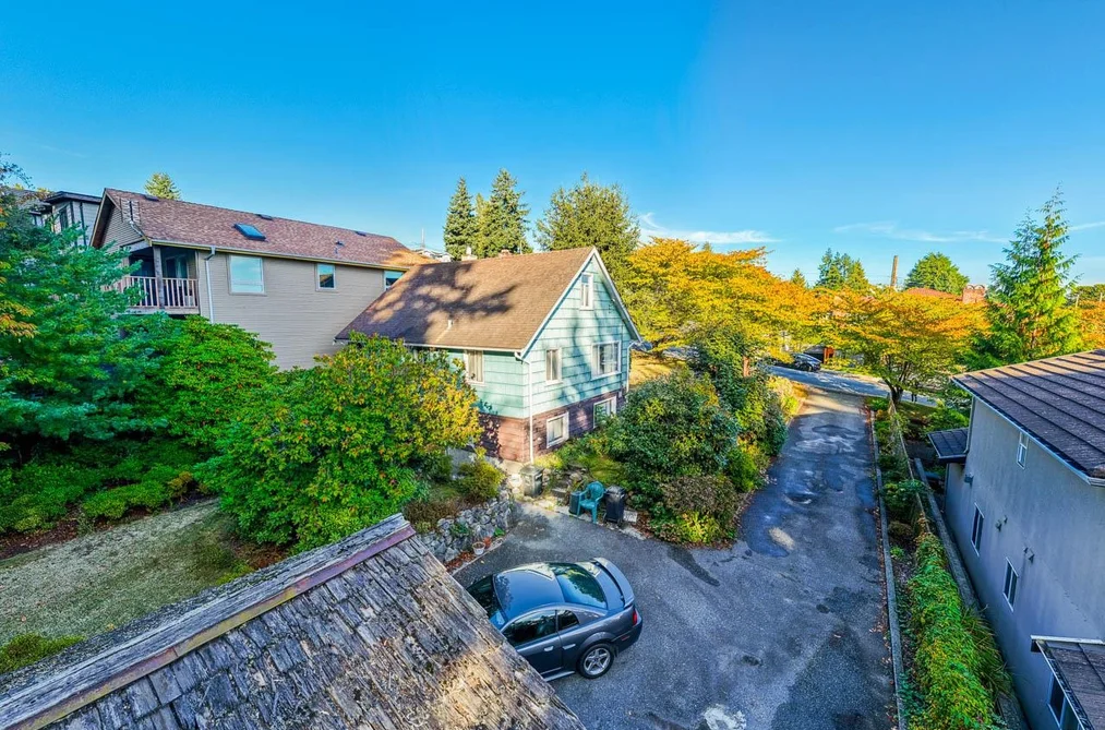 8061 MCGREGOR AVENUE, Burnaby BC V5J 4H7, Burnaby BC — Residential for Sale — Photo 6 of 35