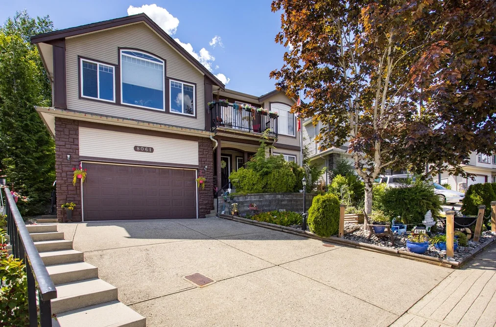 8061 TOPPER DRIVE, Mission BC V2V 7A8, Mission BC — Residential for Sale — Photo 4 of 39