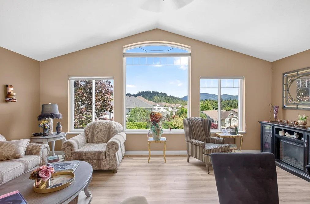 8061 TOPPER DRIVE, Mission BC V2V 7A8, Mission BC — Residential for Sale — Photo 8 of 39