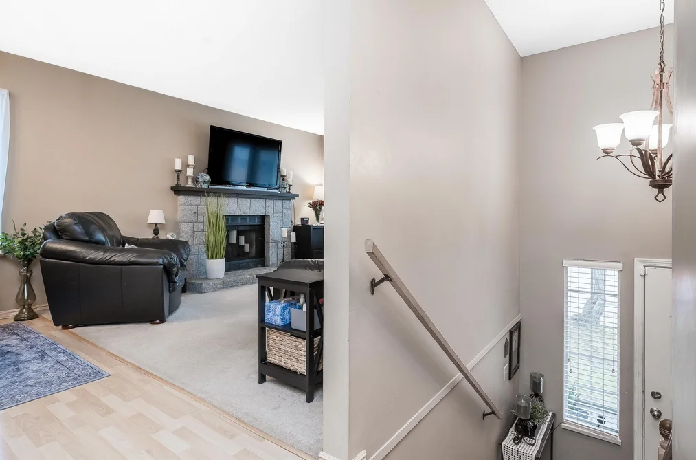8062 138 STREET, Surrey BC V3W 8P9, Surrey BC — Residential for Sale - Photo 2