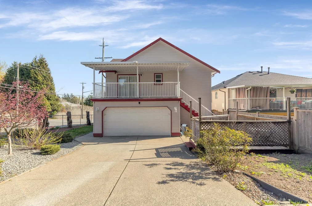 8067 CEDAR STREET, Mission BC V2V 3N2, Mission BC — Residential for Sale - Photo 3