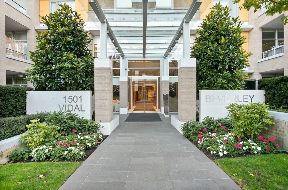 Condo for sale at 807 1501 Vidal Street White Rock British Columbia - MLS: R3129380