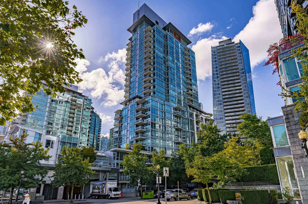 Condo for sale at 807 590 Nicola Street Vancouver British Columbia - MLS: R3165405