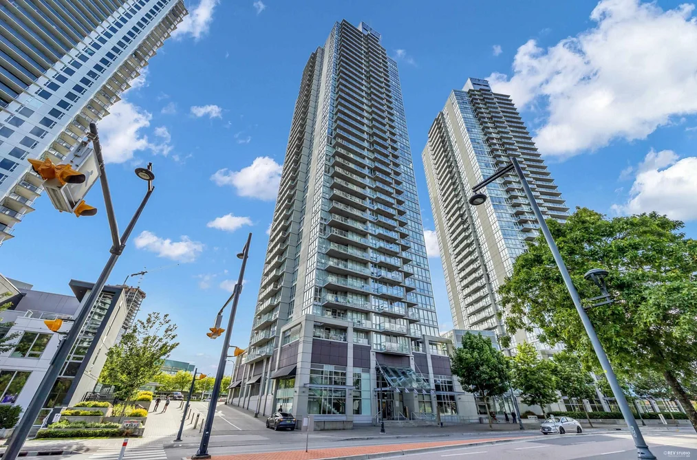 Condo for sale at 807 9981 Whalley Boulevard Surrey British Columbia - MLS: R3167952