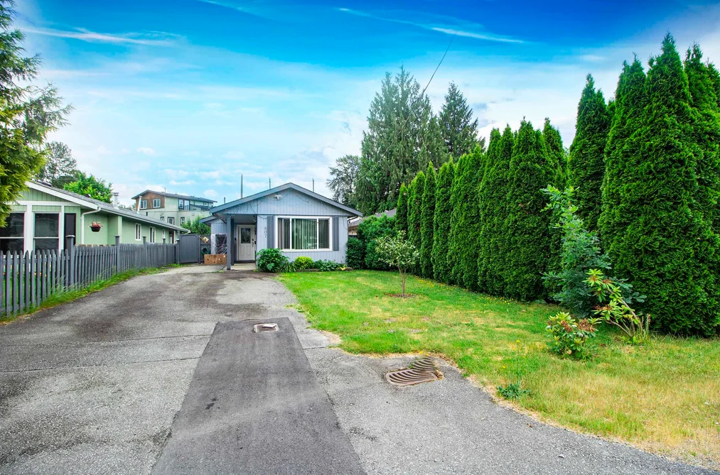 House for sale at 807 Greene Street Coquitlam British Columbia - MLS: R3150776