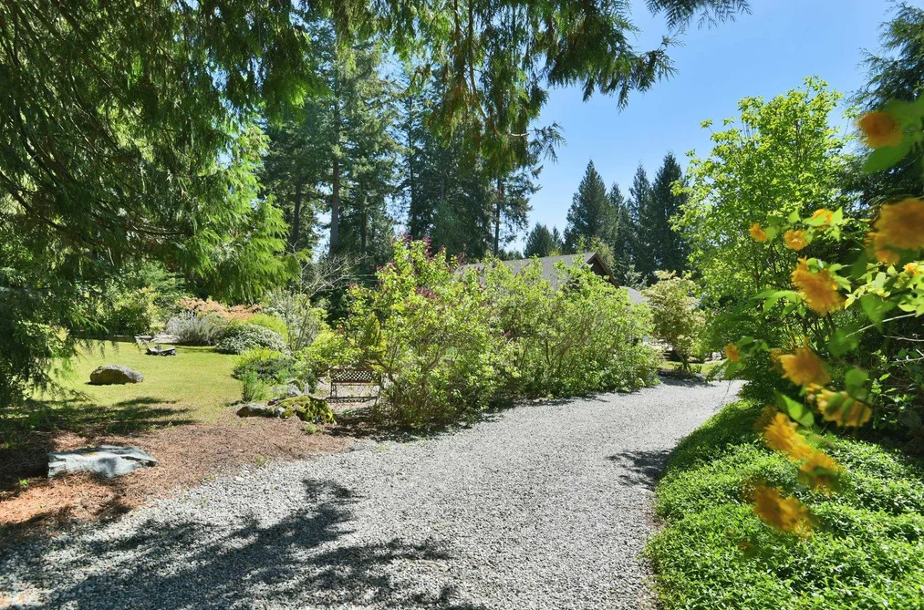8071 WILDWOOD ROAD, Halfmoon Bay BC V7Z 1A8, Halfmoon Bay BC — Residential for Sale - Photo 3