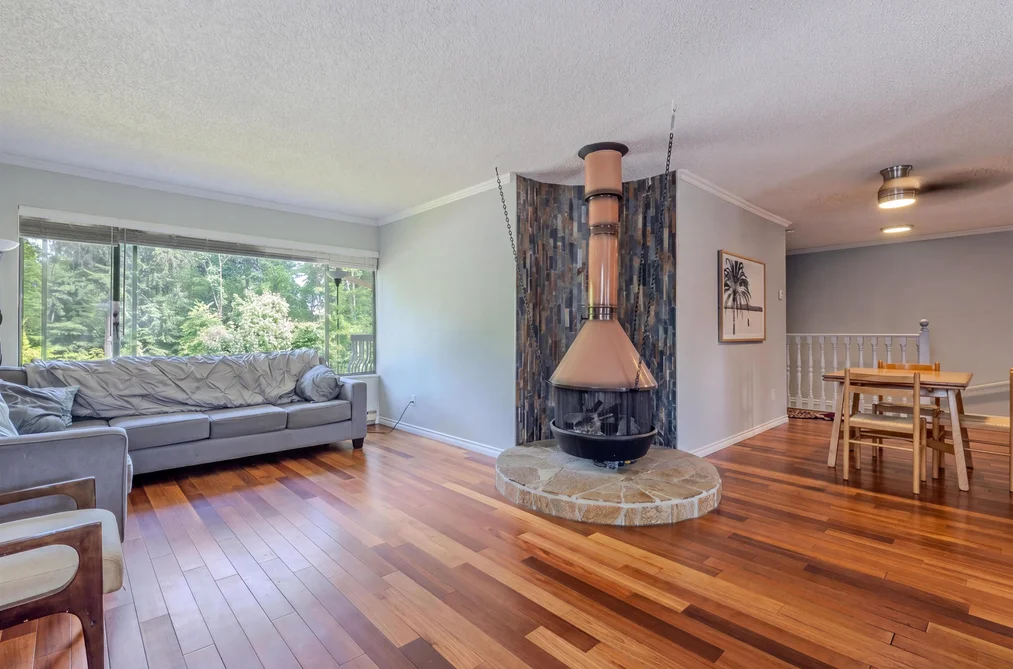 8074 -8076 19TH AVENUE, Burnaby BC V3N 1G3, Burnaby BC — Residential Income for Sale - Photo 2
