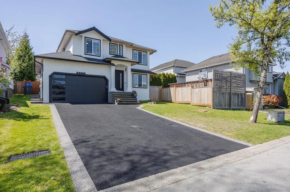 8077 169 STREET, Surrey BC V4N 4Y6, Surrey BC — Residential for Sale - Photo 2