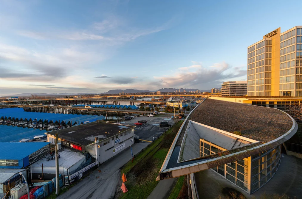 Condo for sale at 808 3333 Corvette Way Richmond British Columbia - MLS: R3088394