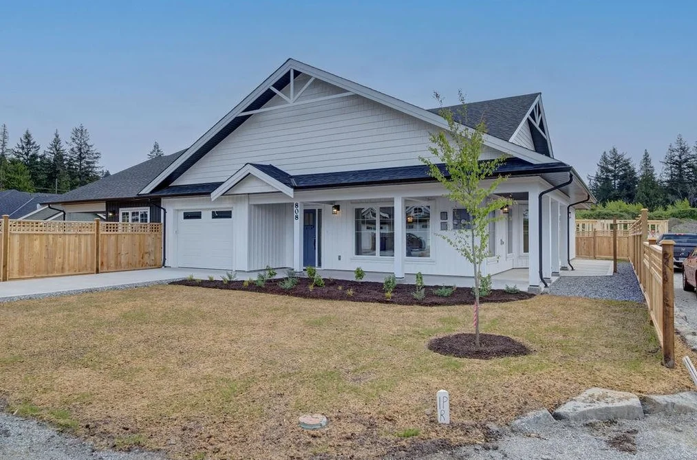 808 GERUSSI LANE, Gibsons BC V0N 1V7, Gibsons BC — Residential for Sale - Photo 2