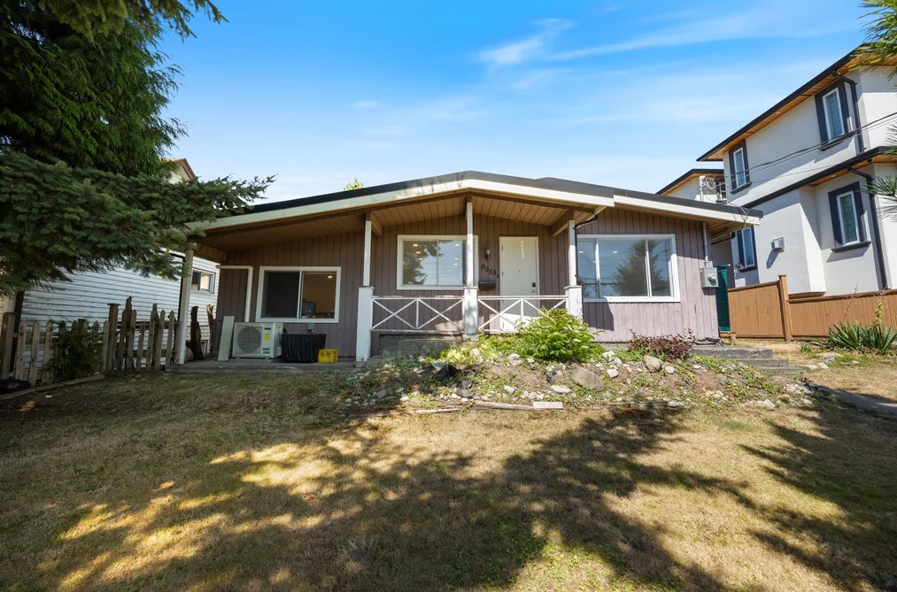 House for sale at 8085 10th Avenue Burnaby British Columbia - MLS: R3158409