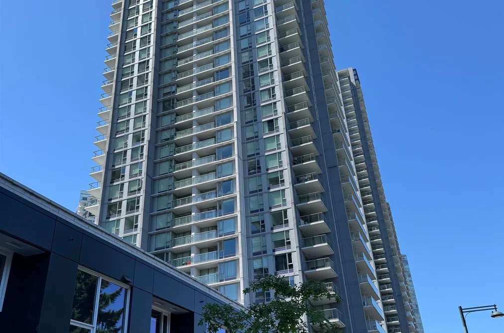 Condo for sale at 809 13750 100 Avenue Surrey British Columbia - MLS: R3138414