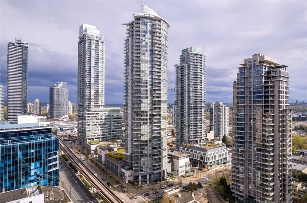 Condo for sale at 809 2008 Rosser Avenue Burnaby British Columbia - MLS: R3085676