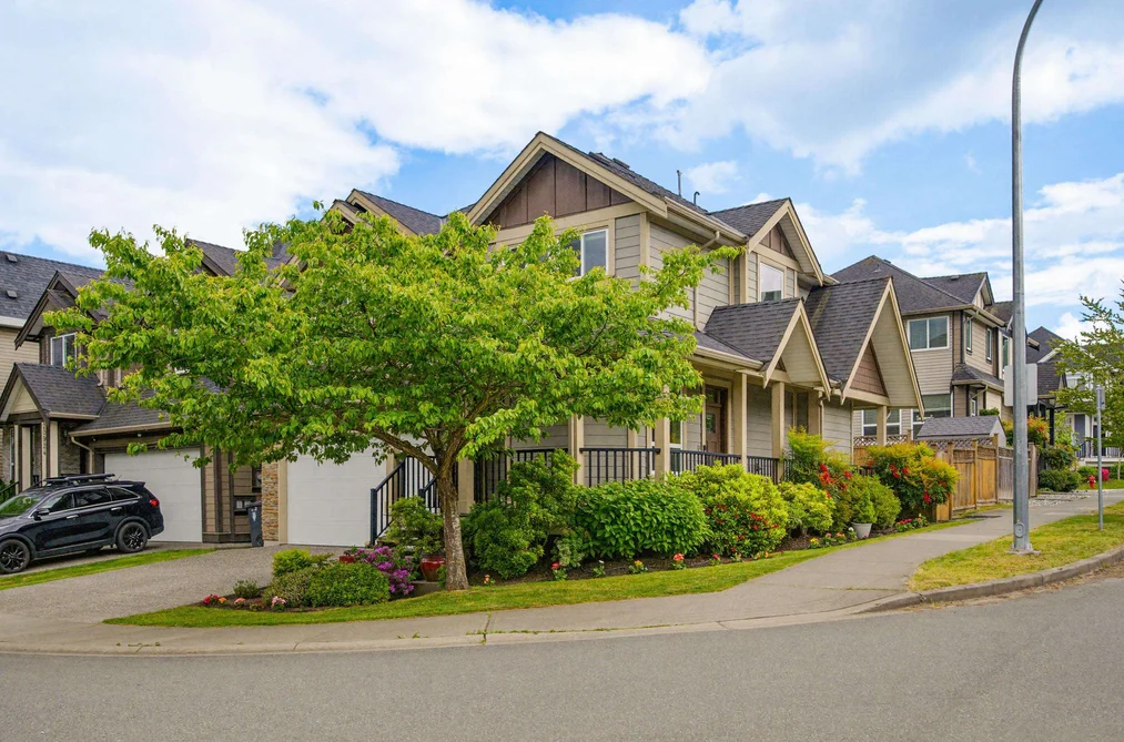 8090 209 STREET, Langley BC V2Y 0R2, Langley BC — Residential for Sale - Photo 2