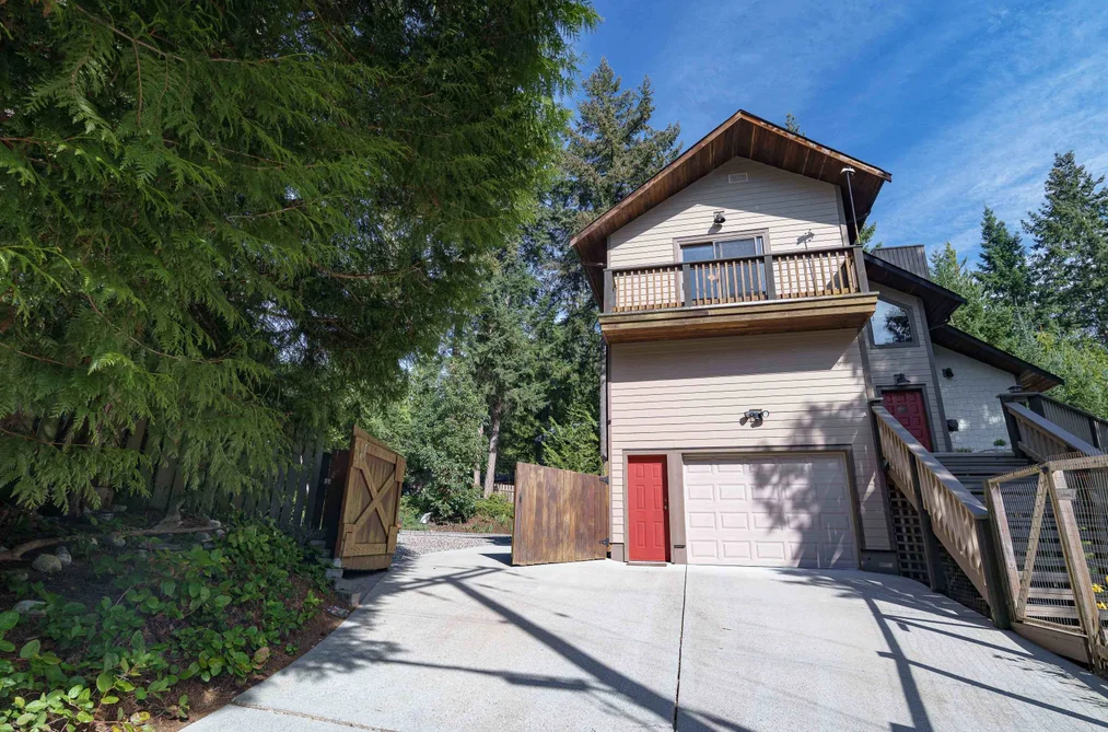House for sale at 8096 Westwood Road Halfmoon Bay British Columbia - MLS: R3109577