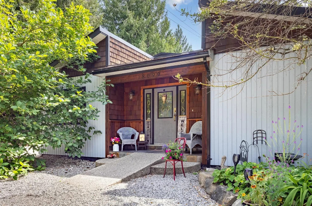 8099 NORTHWOOD ROAD, Halfmoon Bay BC V7Z 1A8, Halfmoon Bay BC — Residential for Sale - Photo 2