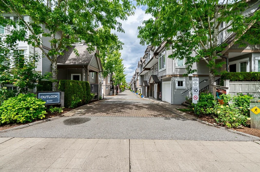 81 8250 209B STREET, Langley BC V2Y 0J7, Langley BC — Residential for Sale — Photo 3 of 34