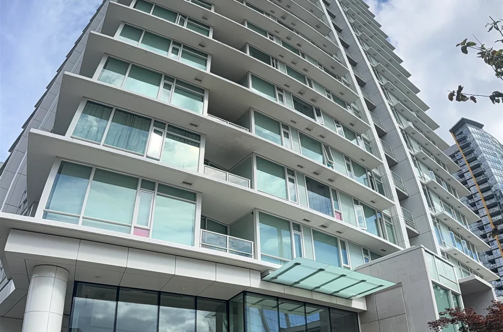 Condo for sale at 810 161 W Georgia Street Vancouver British Columbia - MLS: R3156364