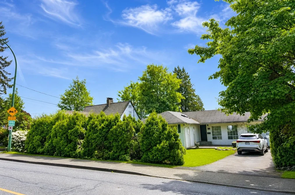 810 ROCHESTER AVENUE, Coquitlam BC V3K 2W2, Coquitlam BC — Residential for Sale - Photo 2