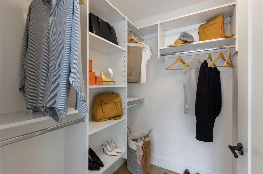 810 W 37th Avenue, Vancouver, BC - Townhouse for Sale - Photo 18 of 22 810 W 37th Avenue, Vancouver, BC - Townhouse for Sale - Photo 18 of 22