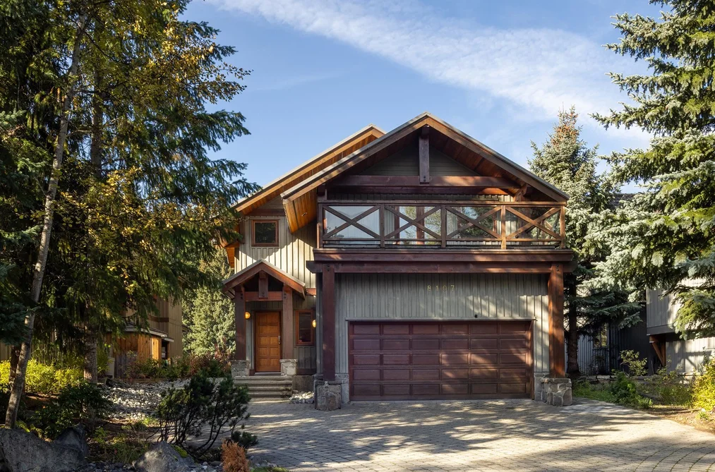 House for sale at 8107 Muirfield Crescent Whistler British Columbia - MLS: R3110156