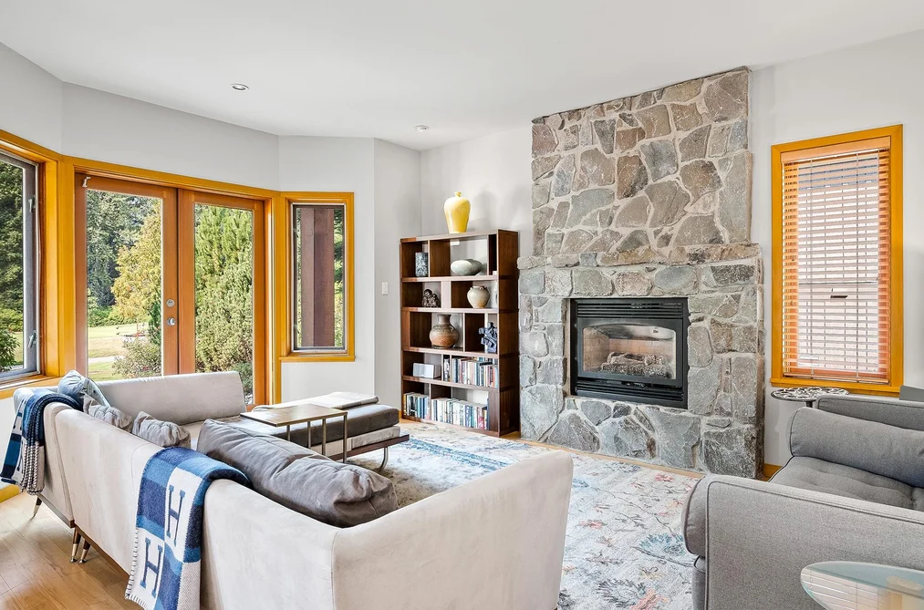8107 MUIRFIELD CRESCENT, Whistler BC V8E 1J7, Whistler BC — Residential for Sale - Photo 4