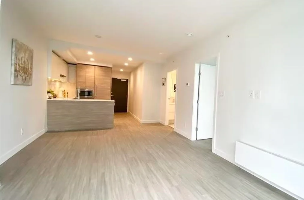 811 13615 FRASER HIGHWAY, Surrey BC V3T 0P7, Surrey BC — Residential for Sale - Photo 4