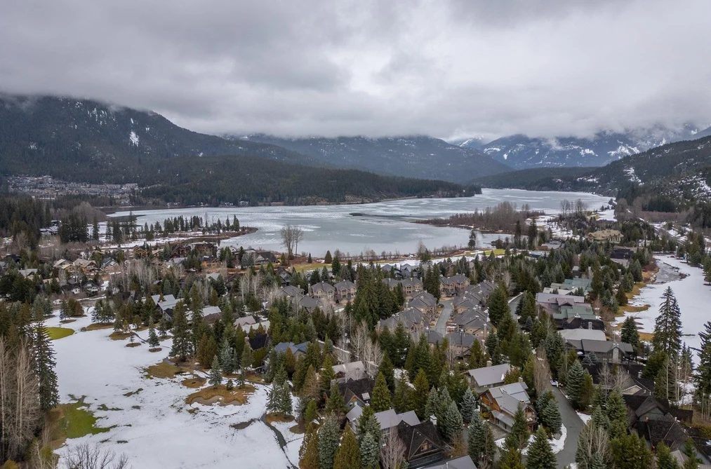 8115 MUIRFIELD CRESCENT, Whistler BC V8E 1J7, Whistler BC — Residential for Sale - Photo 2