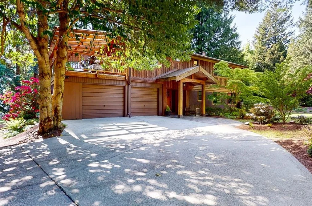 House for sale at 8115 Redrooffs Road Halfmoon Bay British Columbia - MLS: R3124391