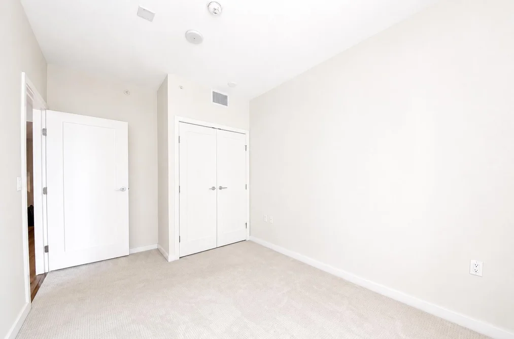 812 8688 HAZELBRIDGE WAY, Richmond, BC — Residential for Sale — Photo 11 of 21